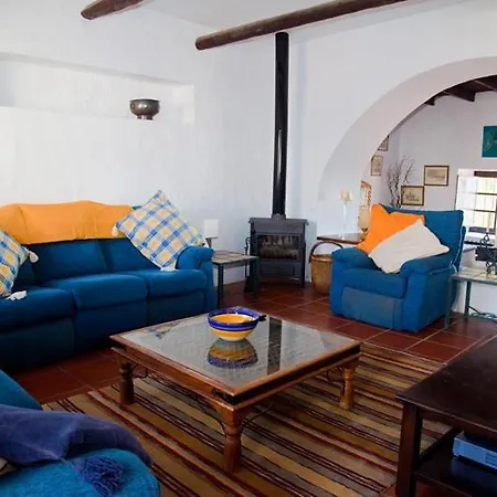 Casa Tanau - 4 Bedroom Family - Sea Views - Great For Families