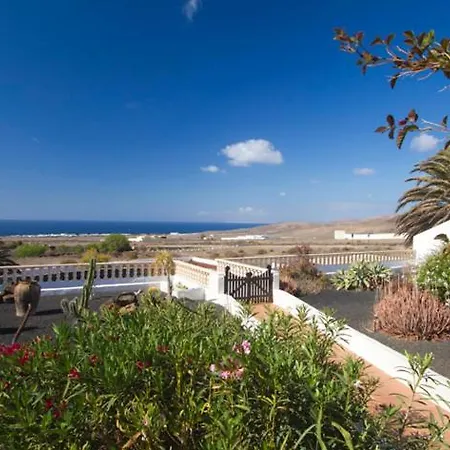 Casa Tanau - 4 Bedroom Family - Sea Views - Great For Families *