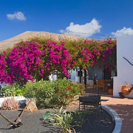 Casa Tanau - 4 Bedroom Family - Sea Views - Great For Families