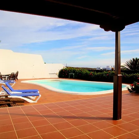 Casa Tanau - 4 Bedroom Family - Sea Views - Great For Families