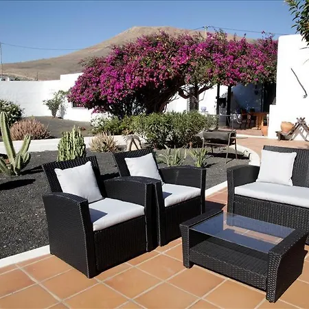 Villa Casa Tanau - 4 Bedroom Family - Sea Views - Great For Families *